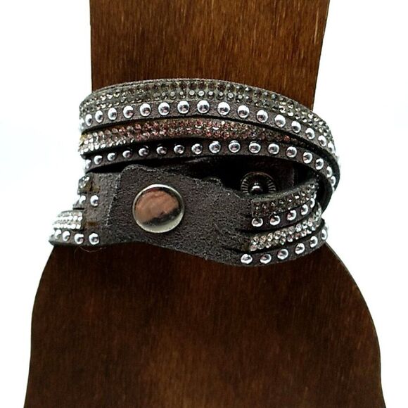 YIK Fung Crystal Studded Leather Wrap Bracelet Signed - Picture 13 of 15